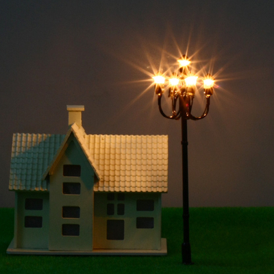China T52 6V 7cm het Lichtgevende Miniatuurlicht van de Straat Modellantaarnpaal voor Treinlay-out leverancier