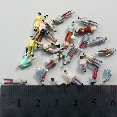 China 1/150 Schaal Bos Toneelmensen die Modelmensen van de Cijfer de Architecturale Schaal voor Modelspoorweglay-out 1.3cm lopen leverancier