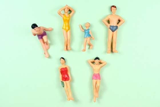 China Kleurrijke 1: 50 architectonische schaal Model mensen geschilderd zwemmen cijfers 4.0 cm leverancier