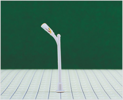 China RA200 Aangepaste 6V Billboard Street kunststof schaal Model lantaarnpaal voor HO Railway lay-outs 5 cm leverancier