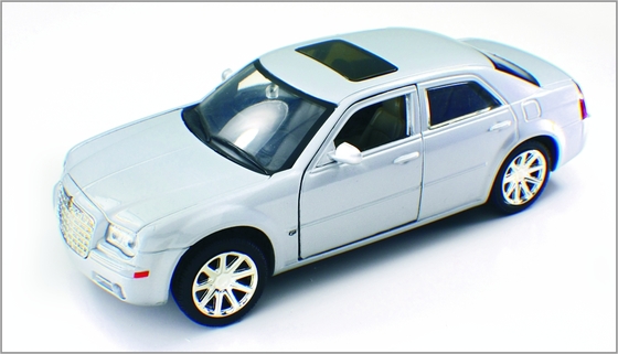 Van de de Douaneschaal van de 1:24legering de Matrijs Gegoten Slimme Modelauto's Chrysler 300C leverancier